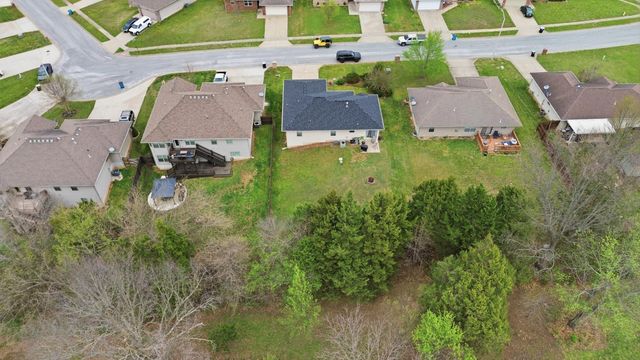 262 W Libby Drive, Springfield, MO 65803