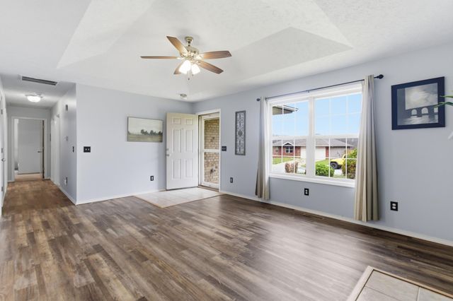 262 W Libby Drive, Springfield, MO 65803