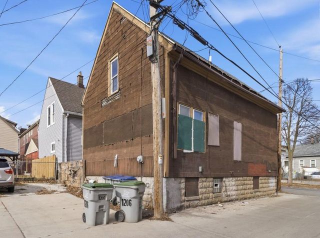 2023 W Scott STREET, Milwaukee, WI 53204