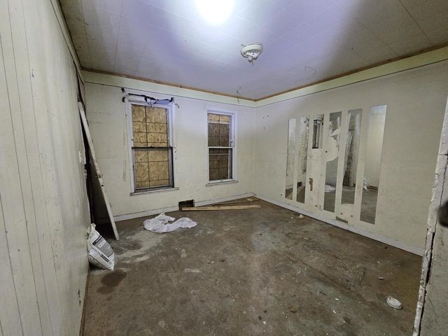 2023 W Scott STREET, Milwaukee, WI 53204