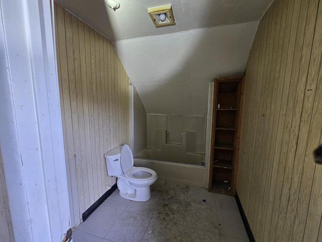 2023 W Scott STREET, Milwaukee, WI 53204