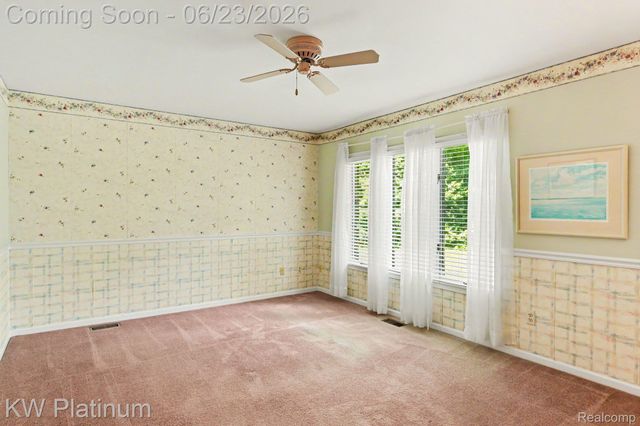 41945 Hillview Drive, Sterling Heights, MI 48314