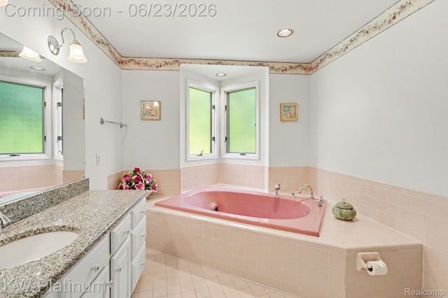 41945 Hillview Drive, Sterling Heights, MI 48314