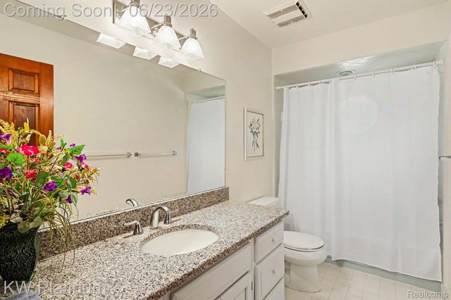 41945 Hillview Drive, Sterling Heights, MI 48314