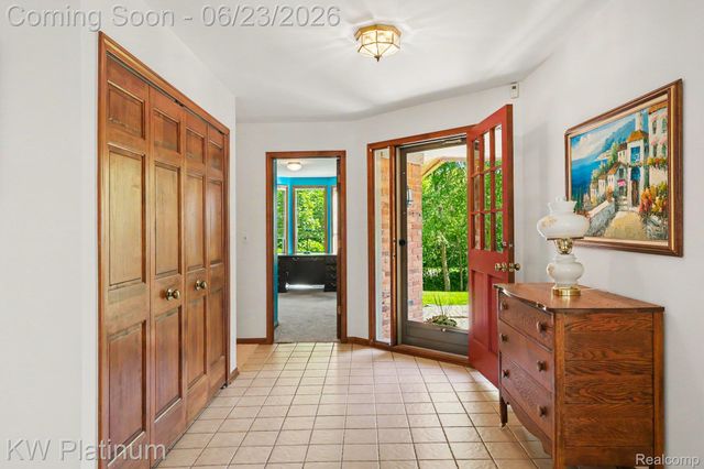 41945 Hillview Drive, Sterling Heights, MI 48314