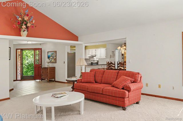 41945 Hillview Drive, Sterling Heights, MI 48314