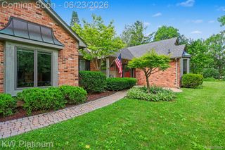 41945 Hillview Drive, Sterling Heights, MI 48314