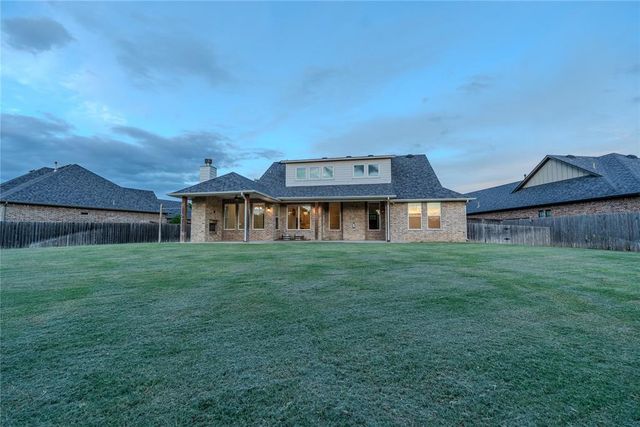 13529 Cobblestone Curve Road, Oklahoma City, OK 73142