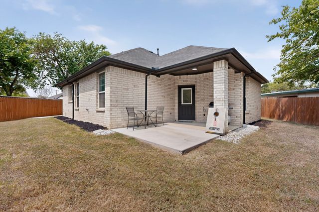 909 Marcellus Court, Arlington, TX 76011