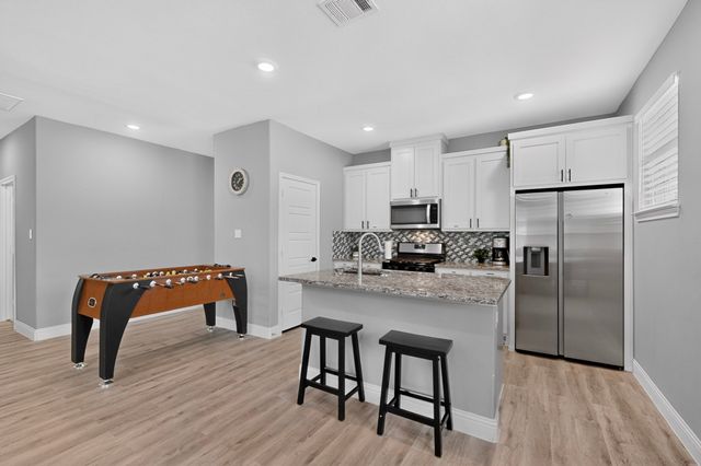 909 Marcellus Court, Arlington, TX 76011