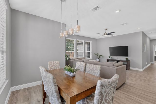 909 Marcellus Court, Arlington, TX 76011