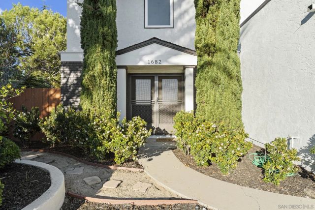 1682 Saddlehorn Dr, San Marcos, CA 92069