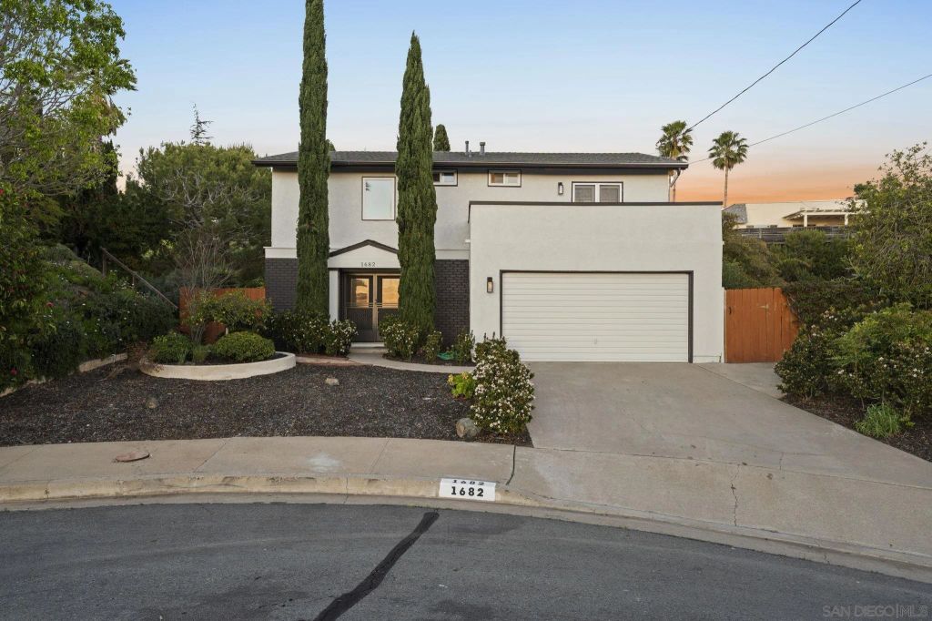 1682 Saddlehorn Dr, San Marcos, CA 92069