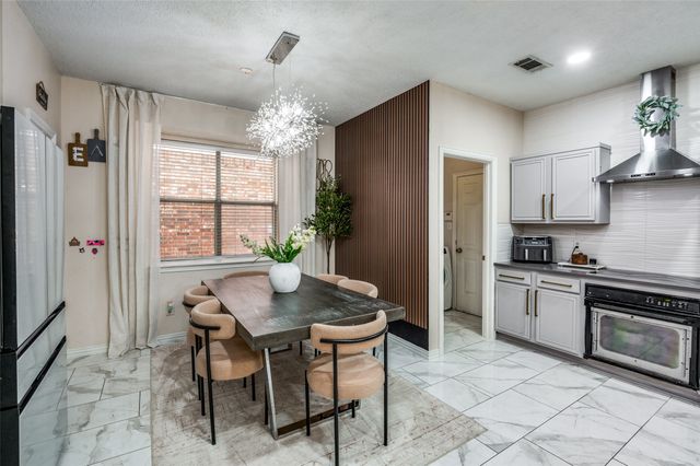 4136 Creekhollow Drive, Carrollton, TX 75010