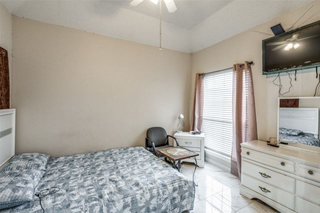 4136 Creekhollow Drive, Carrollton, TX 75010