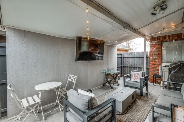 4136 Creekhollow Drive, Carrollton, TX 75010