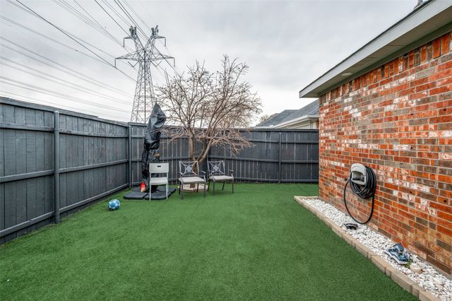 4136 Creekhollow Drive, Carrollton, TX 75010