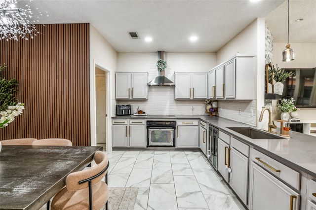 4136 Creekhollow Drive, Carrollton, TX 75010