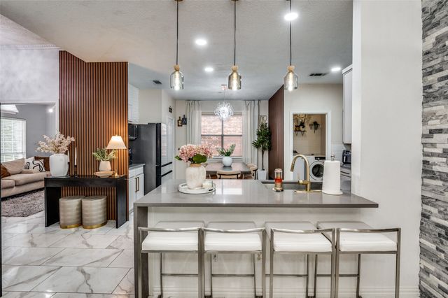 4136 Creekhollow Drive, Carrollton, TX 75010