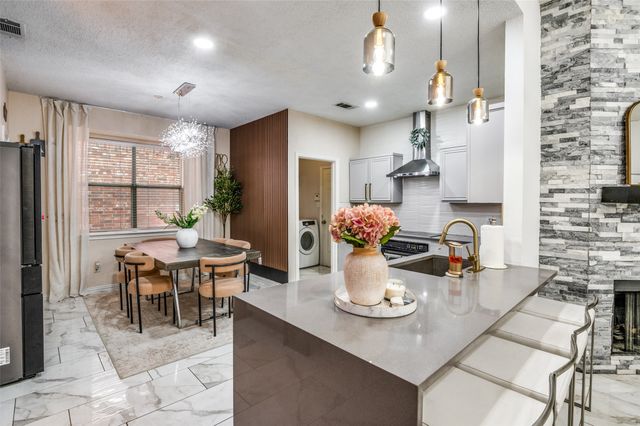 4136 Creekhollow Drive, Carrollton, TX 75010