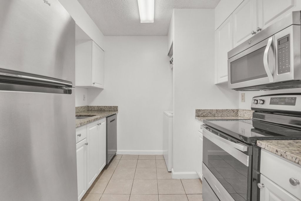 1341 SE 3RD Avenue 112, Dania Beach, FL 33004