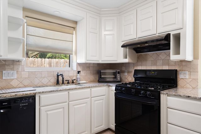 2926 Cripple Creek Trail, Grapevine, TX 76051