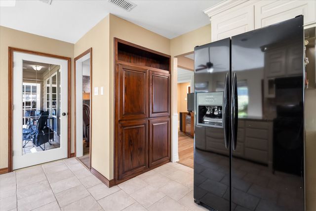 2926 Cripple Creek Trail, Grapevine, TX 76051