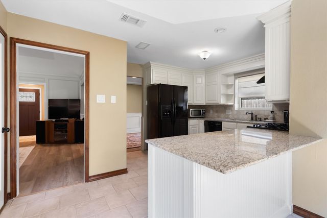 2926 Cripple Creek Trail, Grapevine, TX 76051