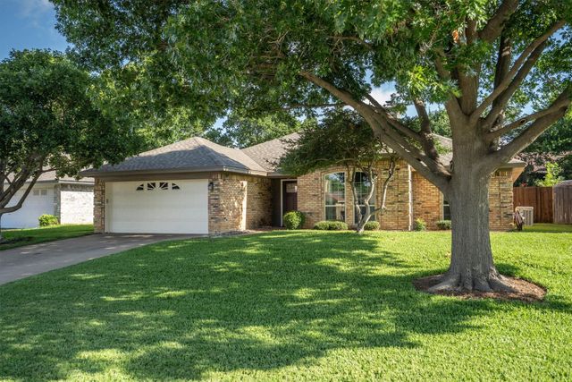 2926 Cripple Creek Trail, Grapevine, TX 76051