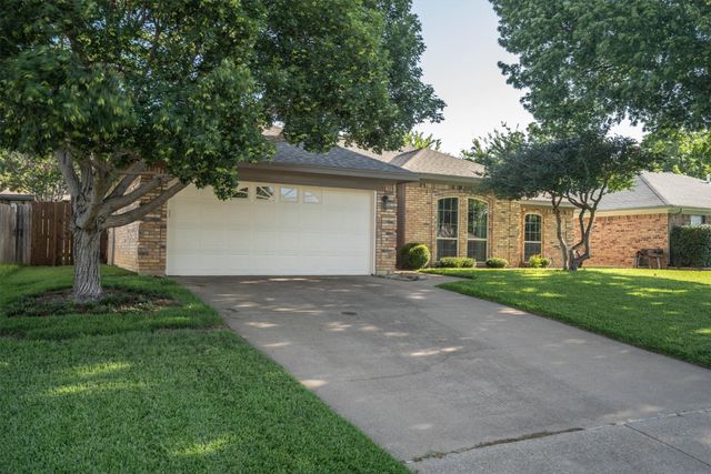 2926 Cripple Creek Trail, Grapevine, TX 76051