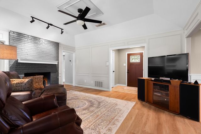 2926 Cripple Creek Trail, Grapevine, TX 76051