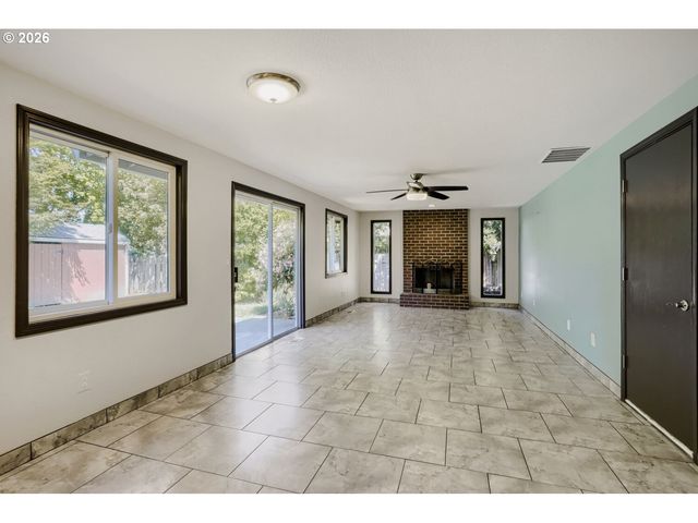 1635 Ne Stable Dr, Hillsboro, OR 97124