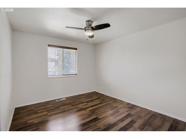 1635 Ne Stable Dr, Hillsboro, OR 97124