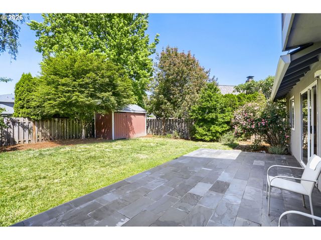 1635 Ne Stable Dr, Hillsboro, OR 97124
