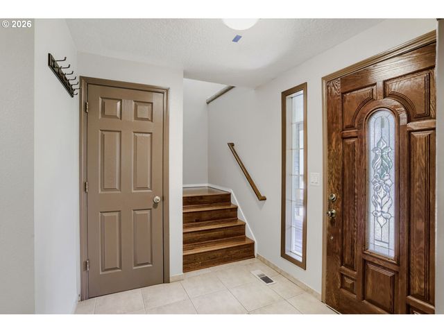 1635 Ne Stable Dr, Hillsboro, OR 97124