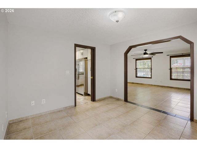 1635 Ne Stable Dr, Hillsboro, OR 97124