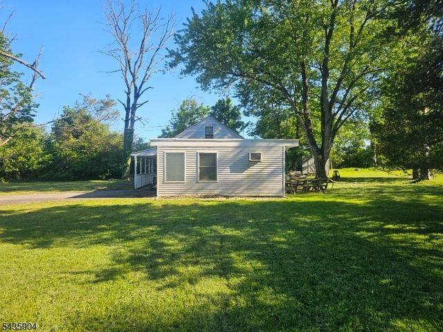 1 Round Top Dr, Clinton Twp., NJ 08801