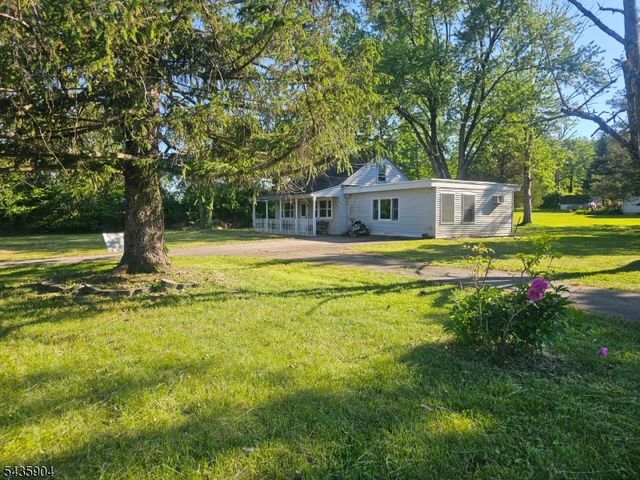 1 Round Top Dr, Clinton Twp., NJ 08801