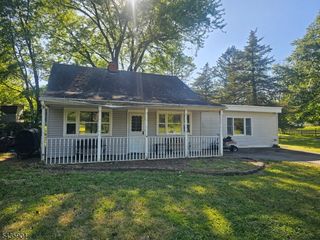 1 Round Top Dr, Clinton Twp., NJ 08801