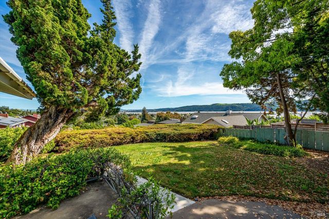 370 W M St, Benicia, CA 94510