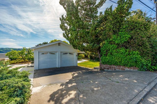 370 W M St, Benicia, CA 94510