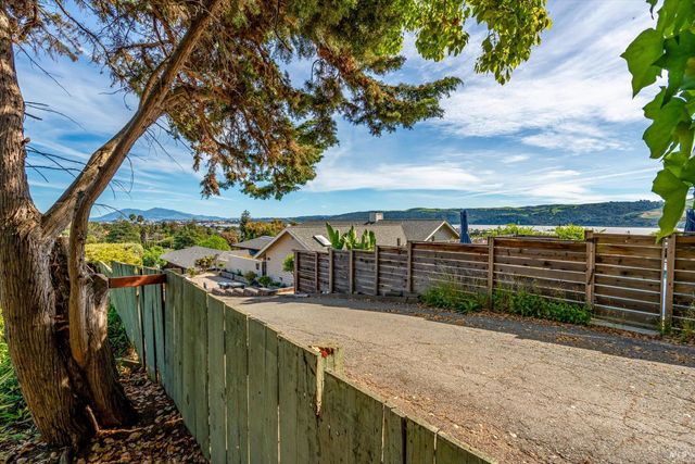 370 W M St, Benicia, CA 94510