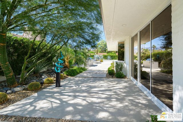 30 Mayfair Drive, Rancho Mirage, CA 92270