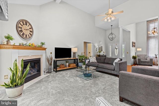 2403 ROLLING HILLS DR, Mechanicsburg, PA 17055