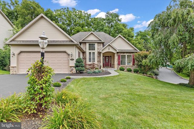2403 ROLLING HILLS DR, Mechanicsburg, PA 17055
