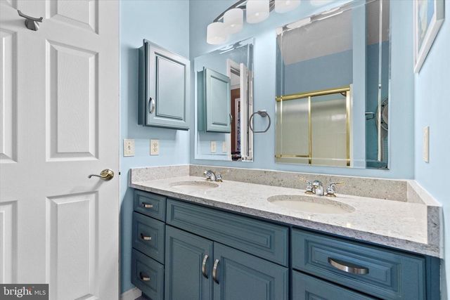 2403 ROLLING HILLS DR, Mechanicsburg, PA 17055