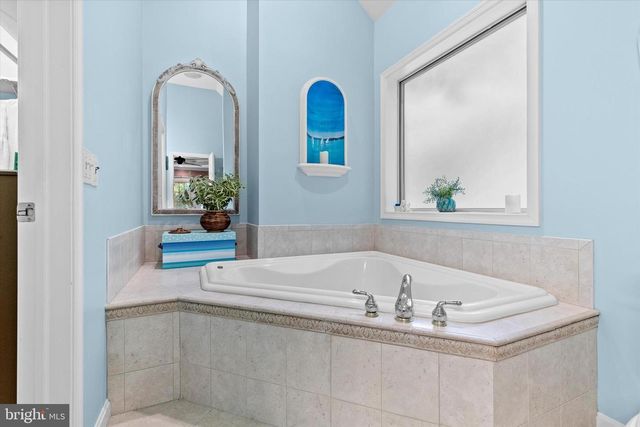 2403 ROLLING HILLS DR, Mechanicsburg, PA 17055
