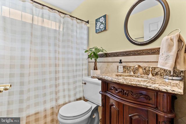 2403 ROLLING HILLS DR, Mechanicsburg, PA 17055