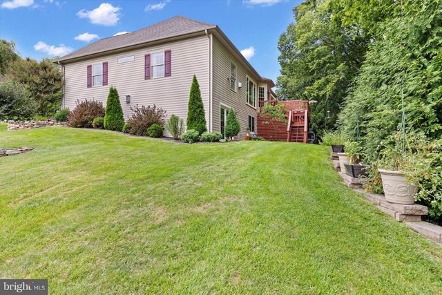 2403 ROLLING HILLS DR, Mechanicsburg, PA 17055