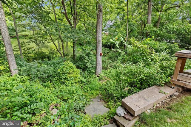 2403 ROLLING HILLS DR, Mechanicsburg, PA 17055